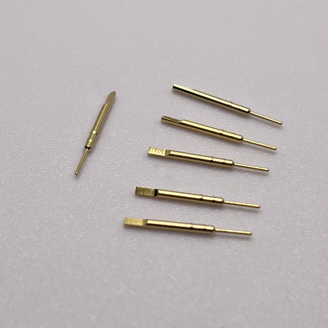 pines de contacto del conector de equipos industriales de 0,45x15 mm 